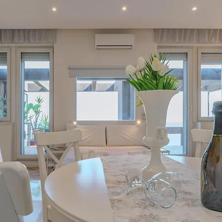 Апартаменти Loft Corso Trieste Terrazza Sul Mare *