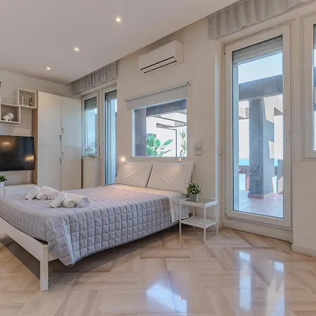 Апартаменти Loft Corso Trieste Terrazza Sul Mare *